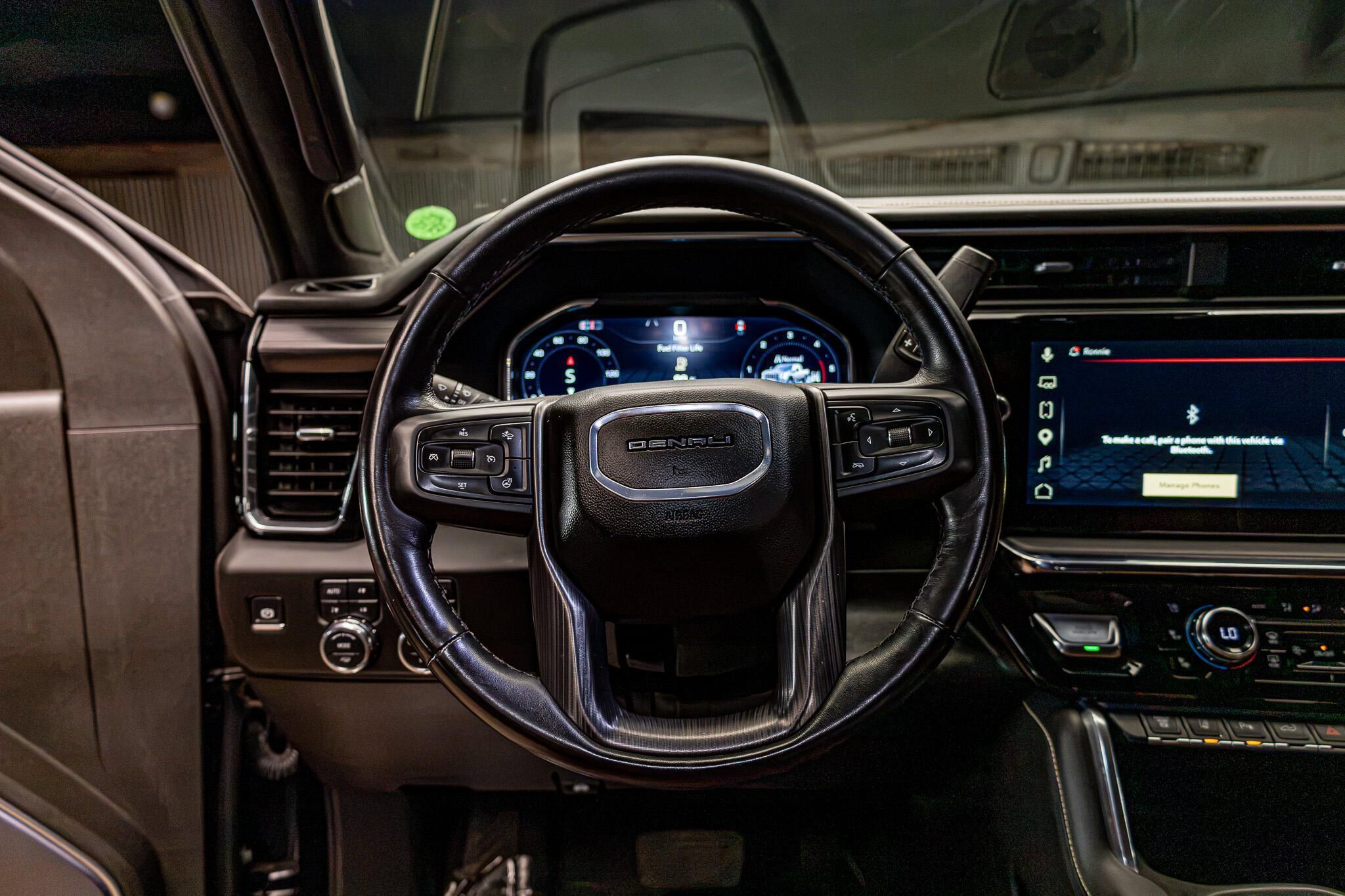 Used 2025 GMC Sierra 2500 Denali Ultimate AWD/4WD image 15