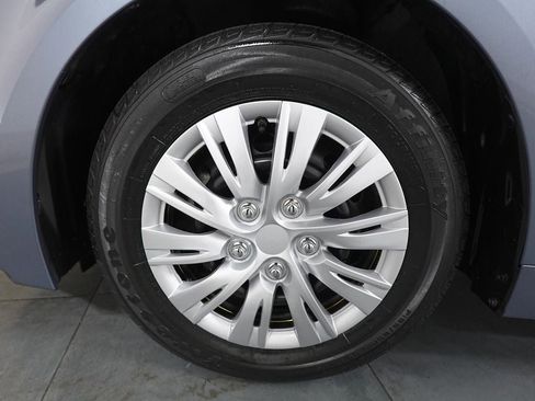 Used 2021 Toyota Corolla L image 29