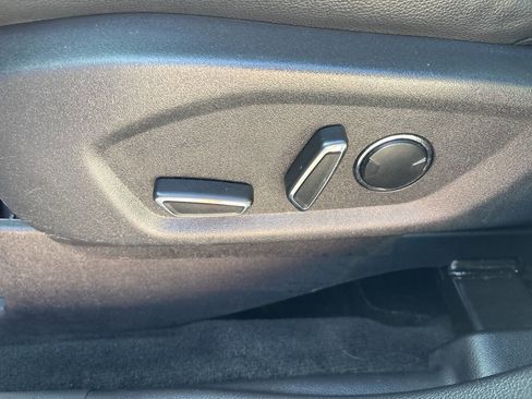 Used 2016 Ford Explorer XLT w/ Equipment Group 202A image 25