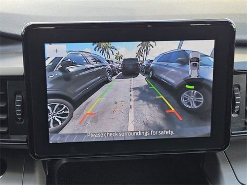 Used 2023 Ford Explorer XLT image 20