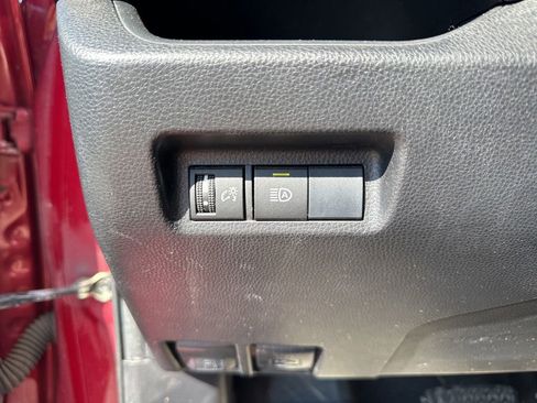 Used 2019 Toyota RAV4 LE w/ All Weather Liner Package AWD/4WD image 17