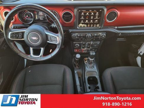 Used 2022 Jeep Wrangler Unlimited Rubicon w/ Cold Weather Group image 28