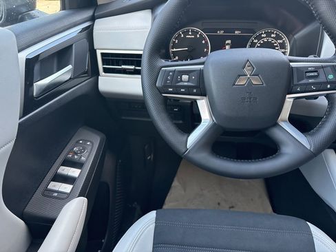 New 2026 Mitsubishi Outlander SE FWD image 22