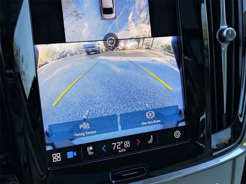 Used 2025 Volvo S90 B6 Plus image 21