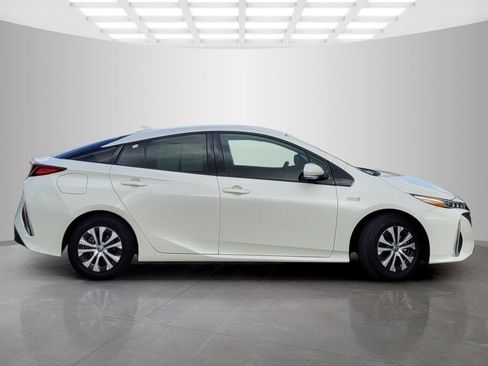 Used 2020 Toyota Prius Prime XLE w/ Carpet Mat Package FWD image 4