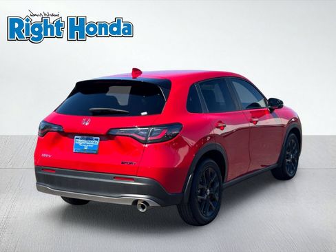 Used 2025 Honda HR-V Sport image 5