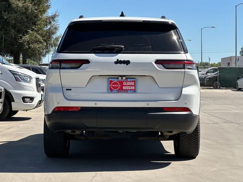 Used 2022 Jeep Grand Cherokee L Laredo RWD image 8