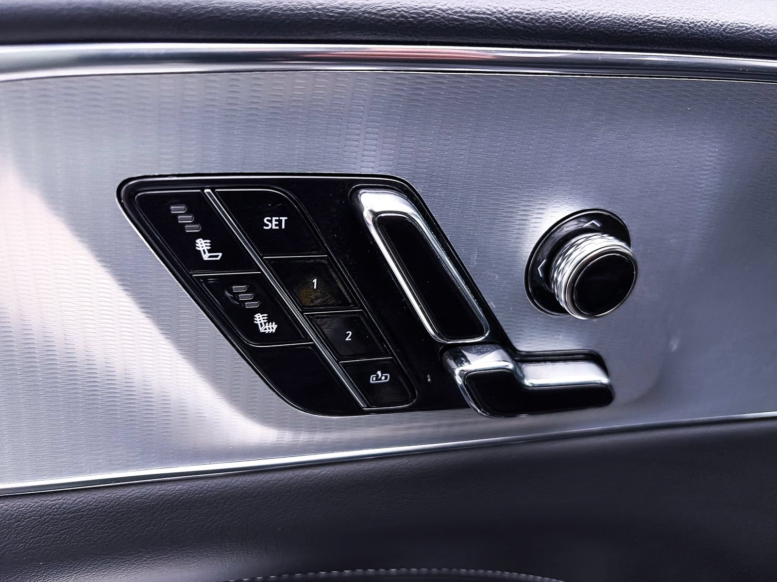 Used 2024 Cadillac Lyriq Tech RWD image 21