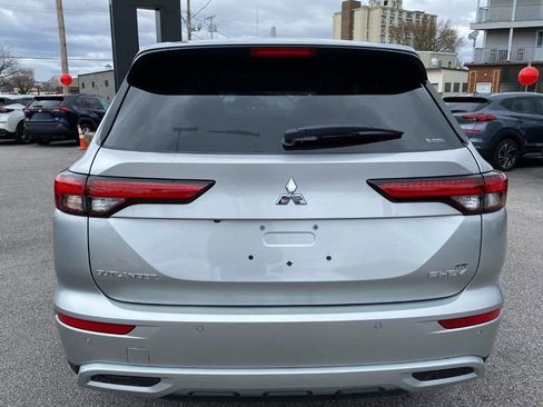 Used 2024 Mitsubishi Outlander 4WD Plug-In Hybrid image 7