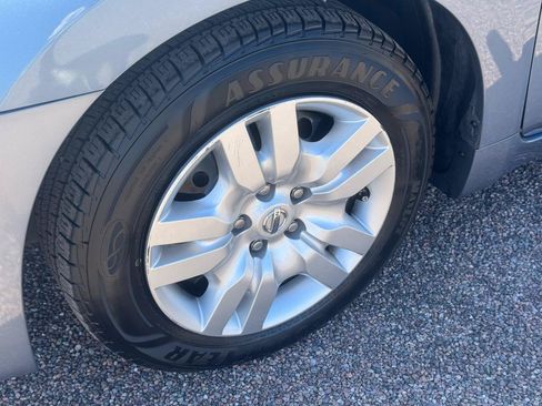 Used 2010 Nissan Altima 2.5 S FWD image 7