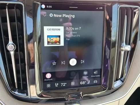Certified 2023 Volvo XC60 B5 Plus w/ Climate Package AWD/4WD image 19