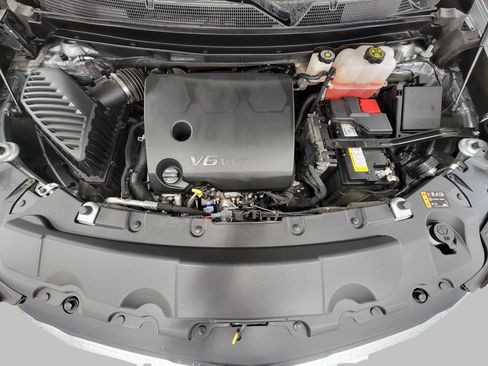 Used 2023 Chevrolet Traverse LT image 9