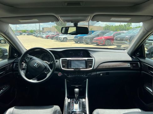 Used 2017 Honda Accord EX-L image 20