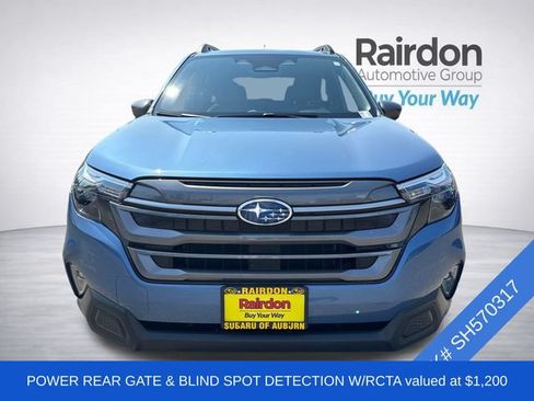 Used 2025 Subaru Forester Premium AWD/4WD image 2