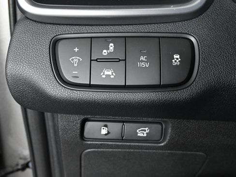 Used 2019 Kia Sorento SX image 23