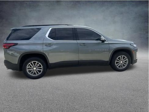 Used 2023 Chevrolet Traverse LT FWD image 3