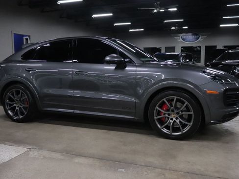 Used 2021 Porsche Cayenne GTS image 6