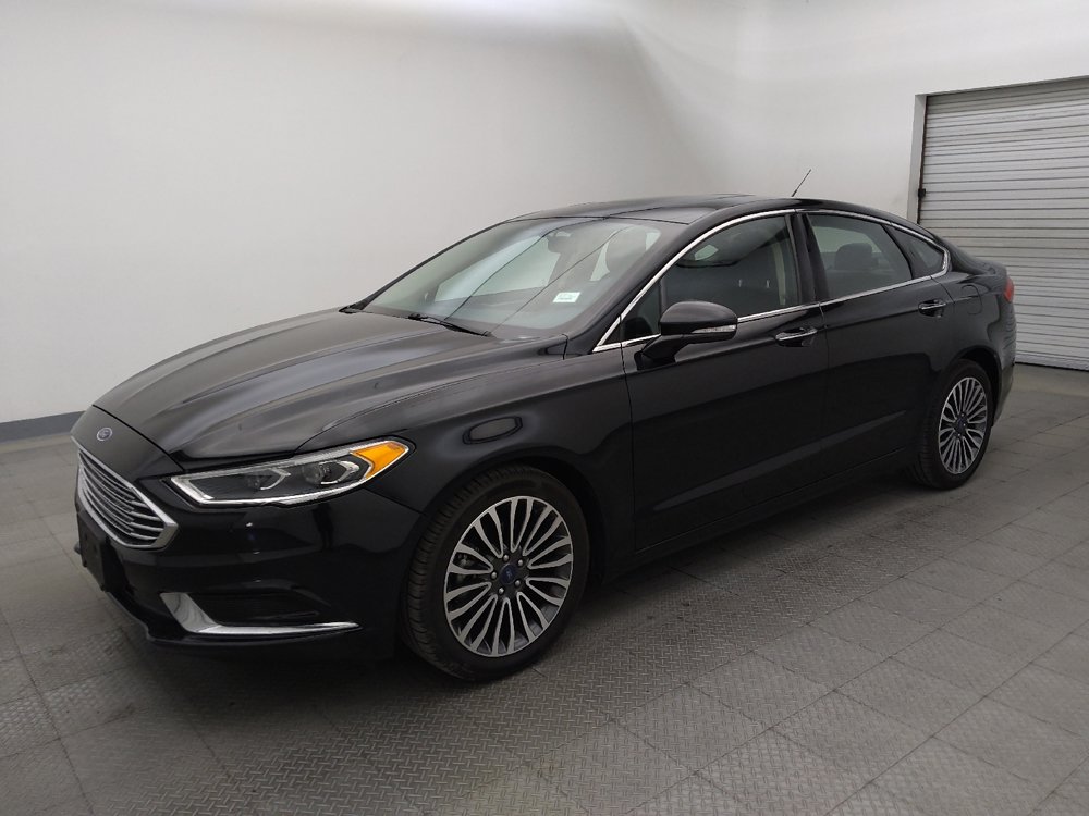 Used 2018 Ford Fusion SE w/ Fusion SE Technology Package FWD image 2