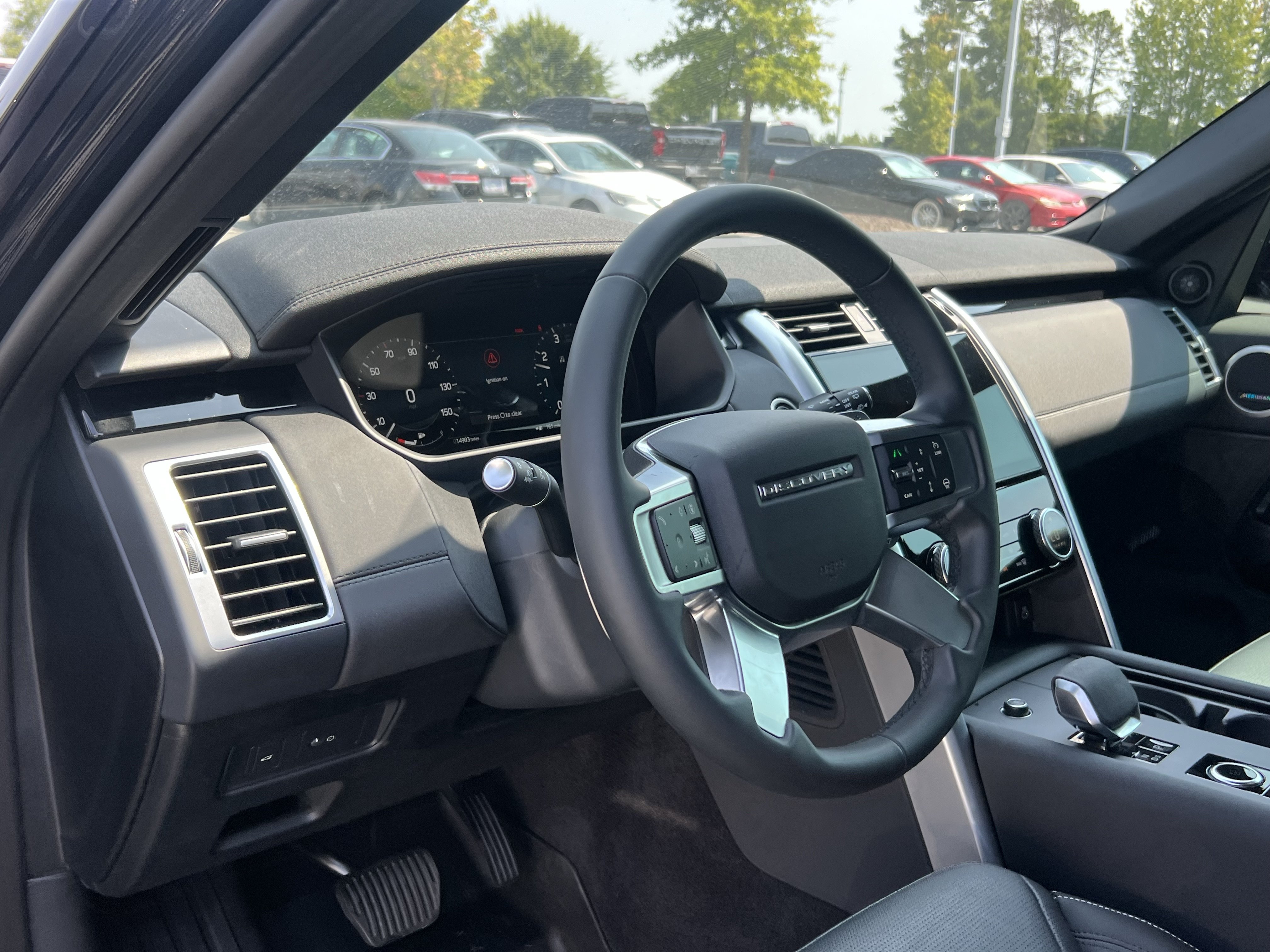 Certified 2025 Land Rover Discovery S AWD/4WD image 21