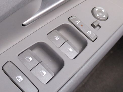 New 2025 Hyundai Elantra SEL FWD image 28