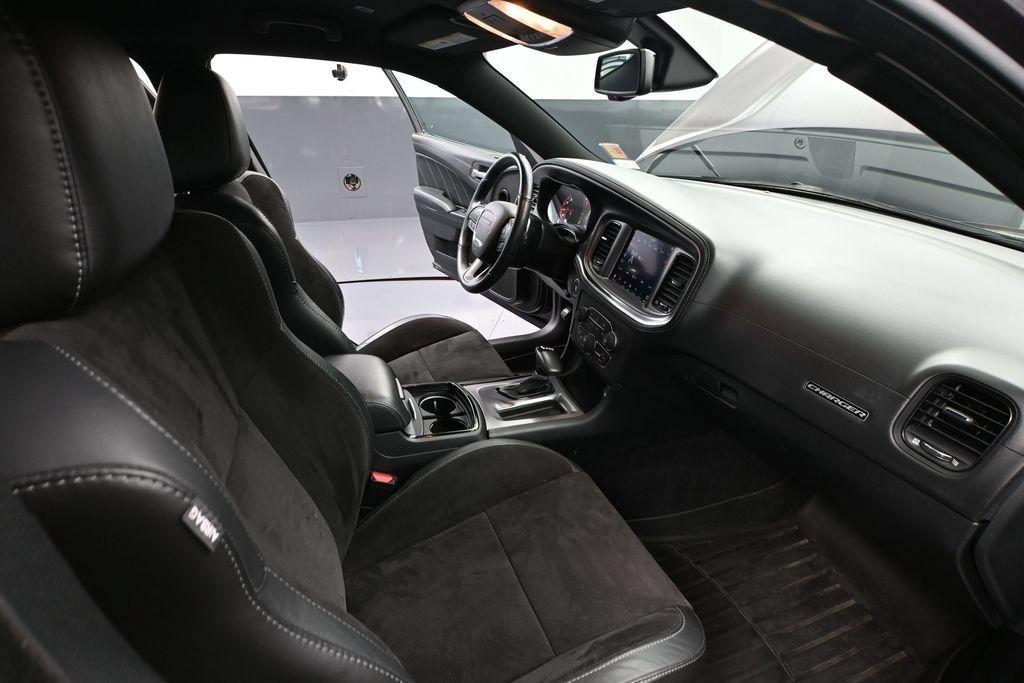 Used 2021 Dodge Charger R/T w/ Plus Group RWD image 40