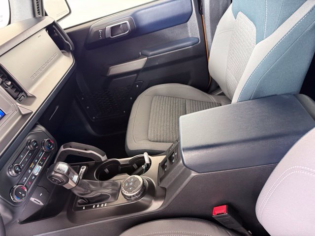 Used 2022 Ford Bronco Outer Banks AWD/4WD image 17