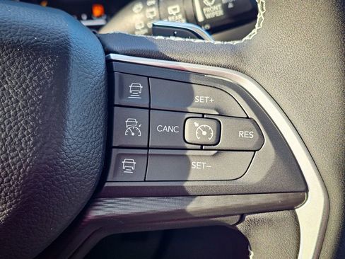 New 2025 Jeep Grand Cherokee Altitude image 21