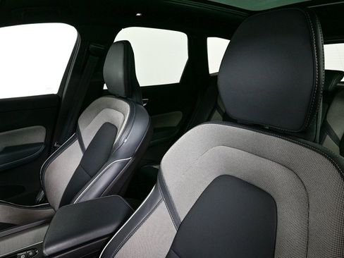 Used 2022 Volvo XC60 T8 R-Design w/ Advanced Package image 5