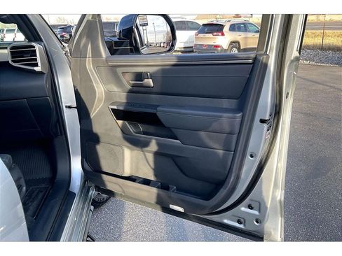 Used 2025 Toyota Tundra Limited image 26
