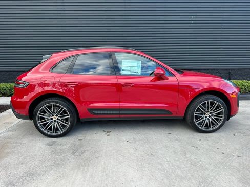 Used 2026 Porsche Macan AWD/4WD image 10