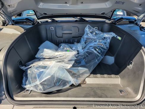 New 2026 GMC Hummer EV SUV w/ LPO, Dark Essentials Package AWD/4WD image 18