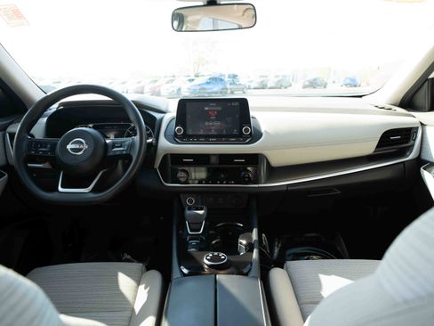 Used 2023 Nissan Rogue SV AWD/4WD image 20