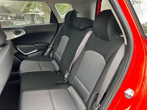Used 2025 Kia Soul LX w/ LX Technology Package image 33
