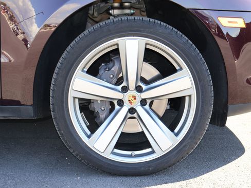 Certified 2026 Porsche Macan AWD/4WD image 30