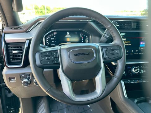 Used 2024 GMC Sierra 2500 Denali w/ Denali Reserve Package AWD/4WD image 14