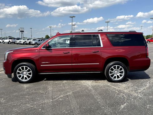 Certified 2019 GMC Yukon XL Denali w/ Open Road Package AWD/4WD image 7