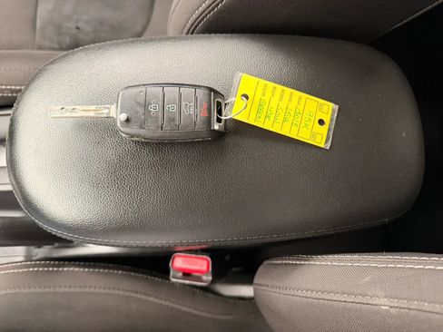 Used 2018 Kia Soul FWD image 39