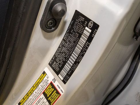 Used 2024 Toyota Camry SE image 18