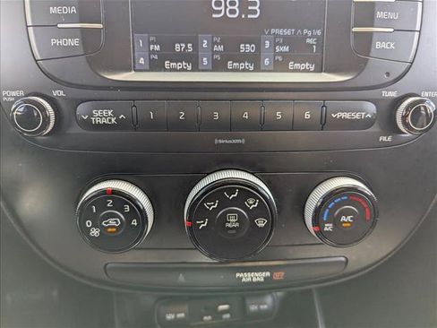 Used 2018 Kia Soul FWD image 18