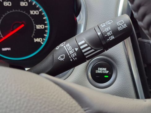 Used 2019 Chevrolet Traverse LT FWD image 16