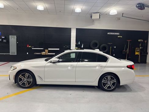 Used 2021 BMW 530i w/ Convenience Package image 5