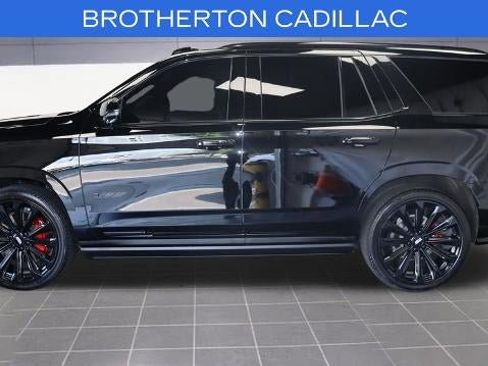 Used 2025 Cadillac Escalade V AWD/4WD image 2