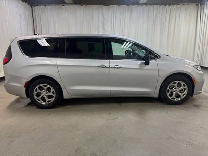 Used 2024 Chrysler Pacifica Limited