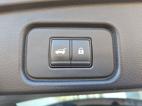 Used 2023 Nissan Pathfinder SL image 51