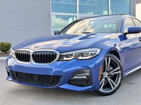 Used 2022 BMW 330i Sedan w/ M Sport Package RWD image 5