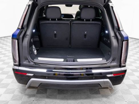 New 2026 Cadillac Vistiq Sport w/ LPO, Floor Liner Package image 33