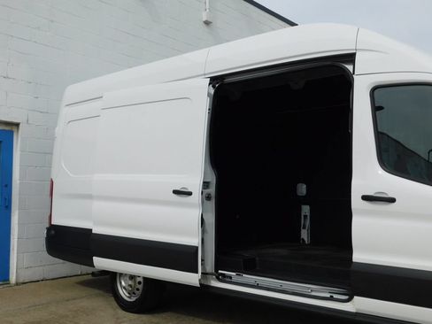 Used 2025 Ford Transit 250 148 High Roof Extended AWD w/ Load Area Protection Package image 44