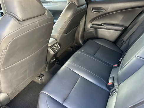 Used 2019 Lexus UX 200 w/ Premium Package FWD image 14