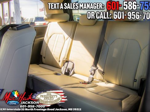 Certified 2019 Ford Expedition Platinum image 12