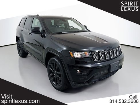 Used 2020 Jeep Grand Cherokee Altitude image 1